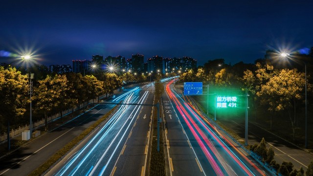 让新能源“电子血液”跑出“中国速度”